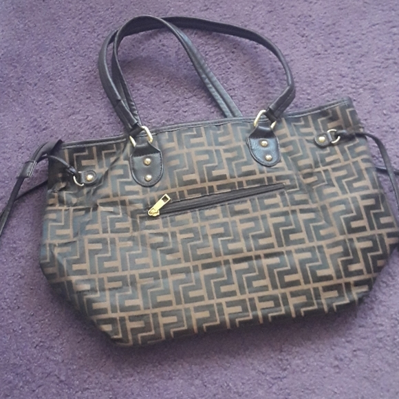 Purse - Picture 2 of 7